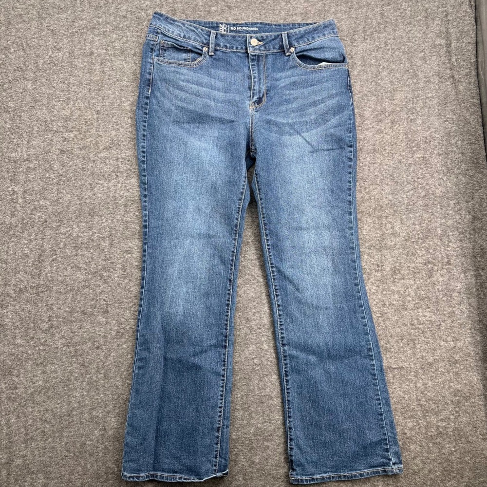 No Boundaries Womens Bootcut Jeans Medium Wash Blue Stretch Denim Size 17
